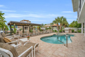 Canal-Front 2BR: Pool, Spa & Boat Dock Near Beach
